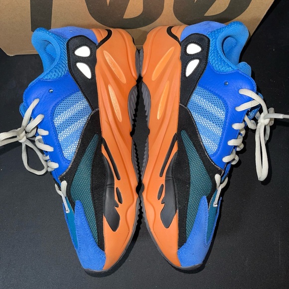 Yeezy 700 Bright Blue - Picture 7 of 11